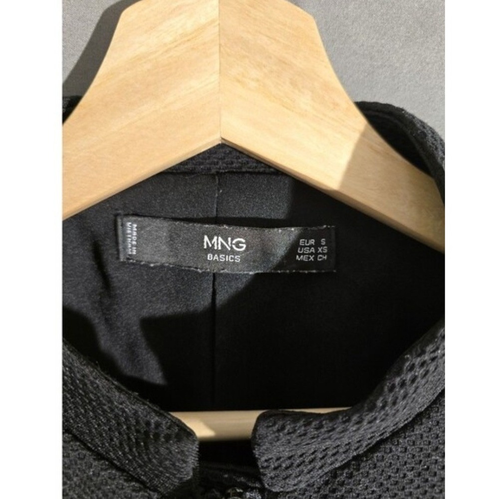 MNG Mango Minimalist Clean Girl Zip Pocket Cropped Textured Blazer Women S - Picture 3 of 7